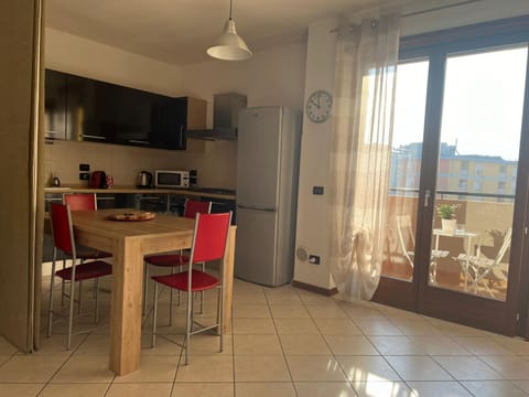 Kitchen or kitchenette, Breakfast