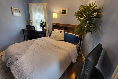 Cute 3 b 1 b Family home in Cle House in Lyndhurst