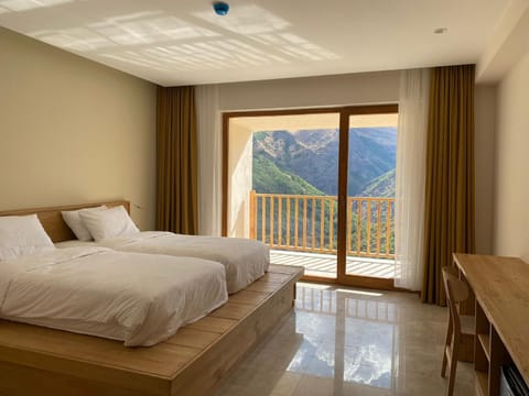 Bed, Natural landscape, Photo of the whole room, Bedroom, Mountain view