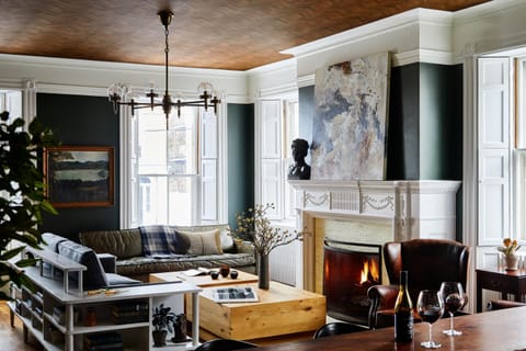 Living room, Seating area
