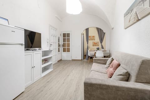 Communal lounge/ TV room, TV and multimedia, Kitchen or kitchenette, Living room, Seating area, Evening entertainment