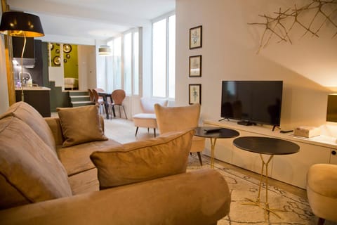 Communal lounge/ TV room, TV and multimedia, Living room, Seating area