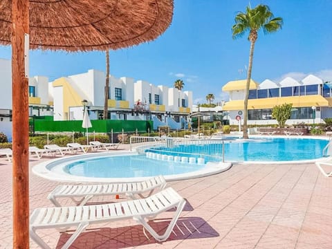 Garden, Balcony/Terrace, Swimming pool