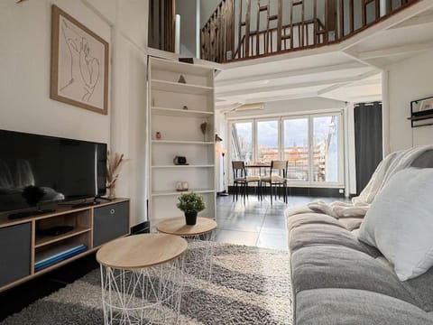 TV and multimedia, Living room, Seating area