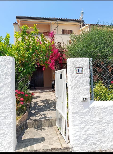 Finestra sul mare House in Cala Gonone