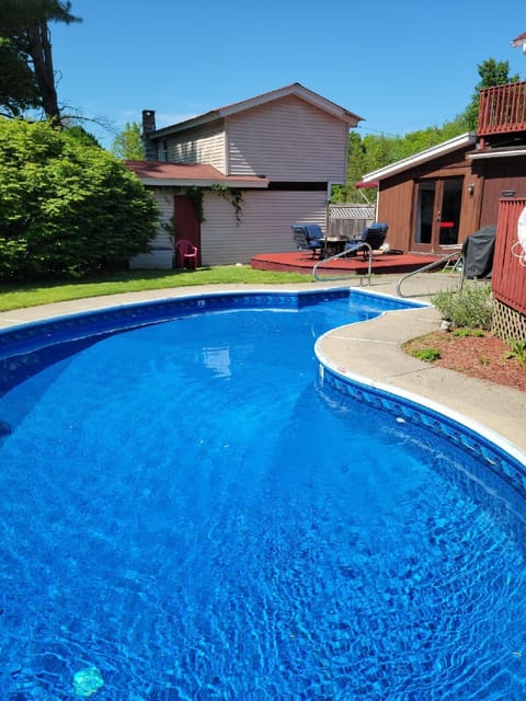 The Lazy Bear, Lake George House in Queensbury