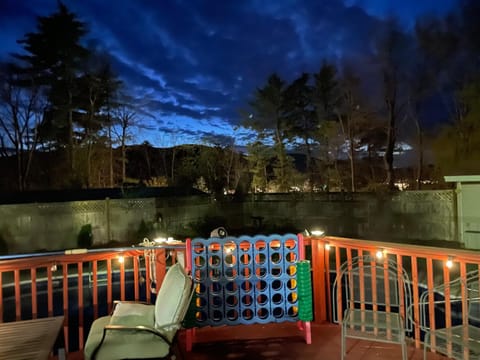 The Lazy Bear, Lake George House in Queensbury