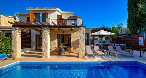 Property building, Patio, BBQ facilities, Other, Dining area, Pool view, Swimming pool, Swimming pool, sunbed