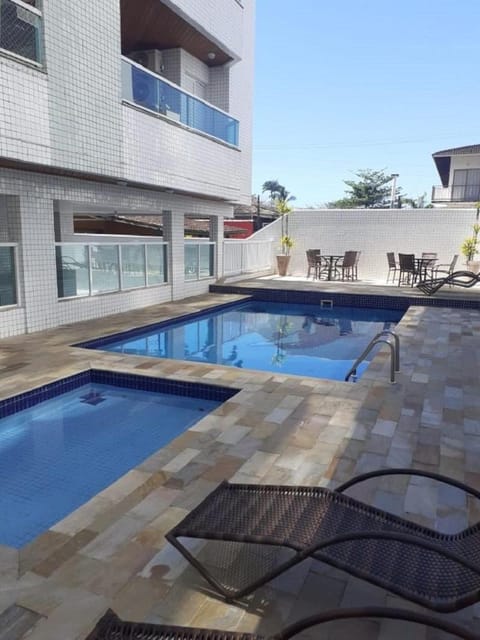 Property building, Swimming pool, sunbed