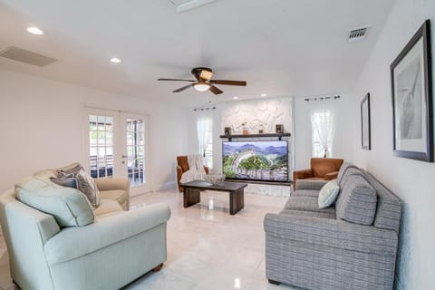 Largo Family Oasis Private Pool and Hot Tub! House in Largo