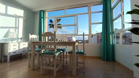 Dining area, City view, Breakfast