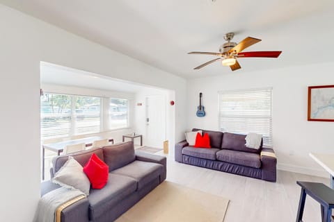 Palm Shadow Sanctuary House in Dania Beach