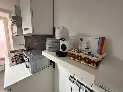 Coffee/tea facilities, minibar, stove