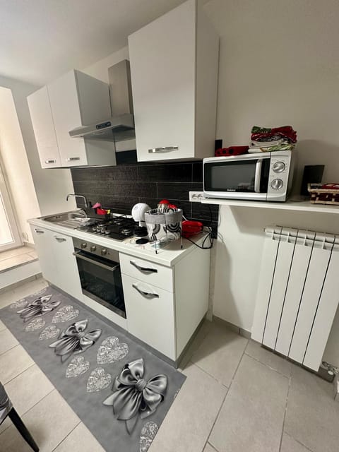 microwave, oven, kitchen