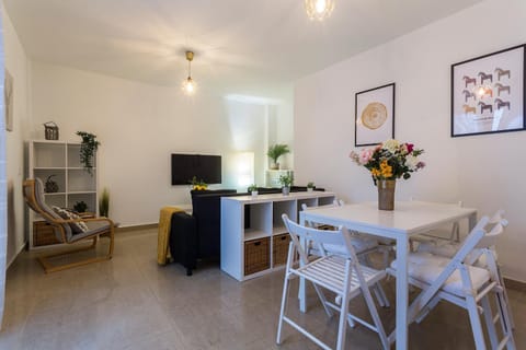 TV and multimedia, Living room, Dining area