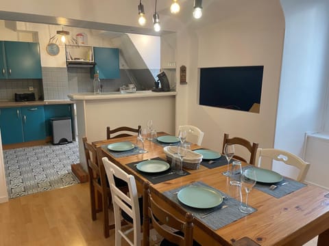 Dining area, kitchen