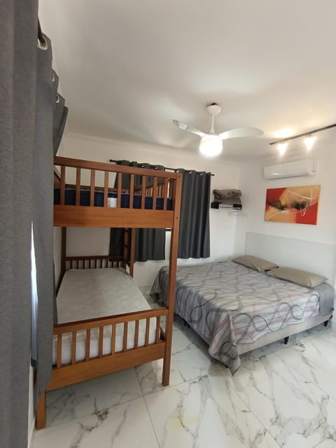 Casa Nova no Centro de Penedo-Quitinete House in Resende