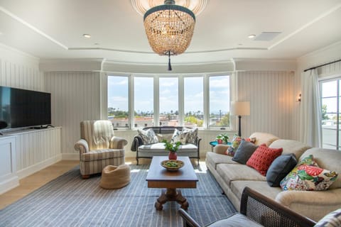 Coastal La Jolla Luxury w AC, Patios, & Massive Ocean Views! House in La Jolla