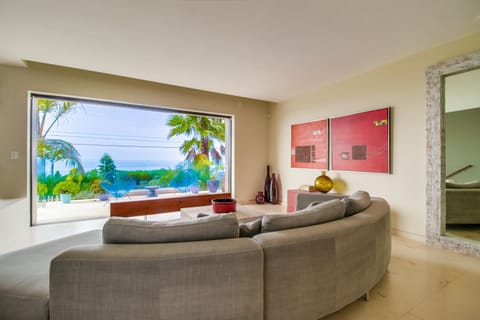 Sunset Cliffs Modern Luxury Estate w Ocean Views, Oversized Spa, AC, Yard! House in Sunset Cliffs