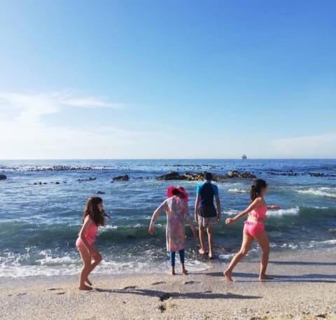 FRESH ATLANTiC OCEAN ViEW STUDiO Halaal Apartment in Sea Point