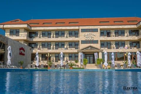 Property building, Swimming pool