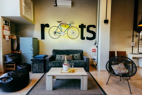 Living room, Seating area, air conditioner