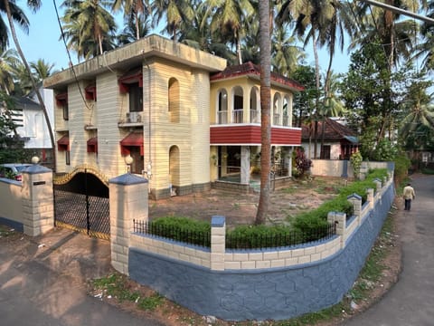 Property building, Neighbourhood, Garden, Garden view, Street view