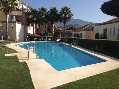 Property building, Spring, Day, Natural landscape, Garden, Garden view, Mountain view, Pool view, Swimming pool, sunbed