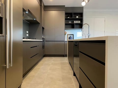 Extra-Large Brand-New House, Over 400sqm House in Auckland