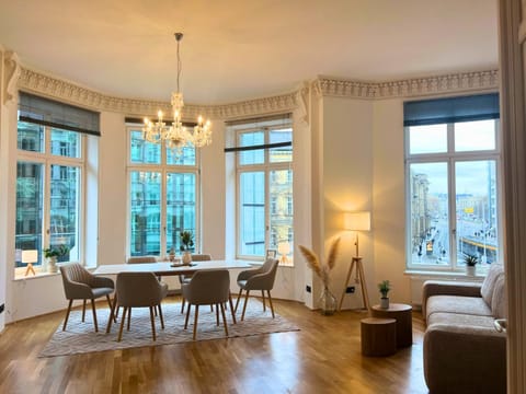 Living room, Seating area, Dining area