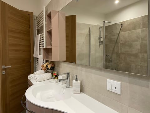 Cantusüt House in Stresa