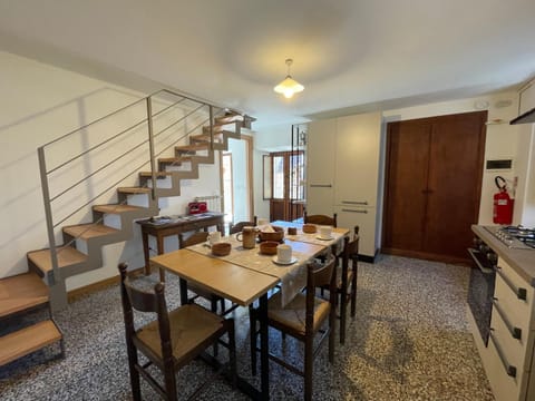 Cantusüt House in Stresa