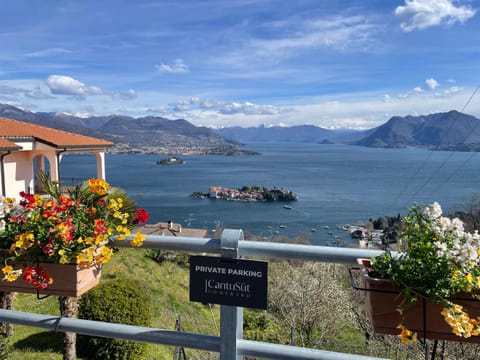 Cantusüt House in Stresa