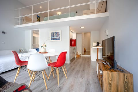 TV and multimedia, Living room, Dining area