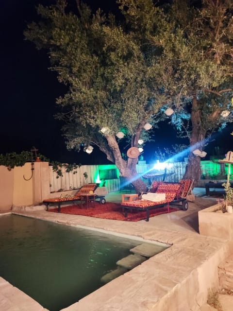 Night, Swimming pool, sunbed