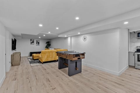 Carr - Lakewood House in Lakewood