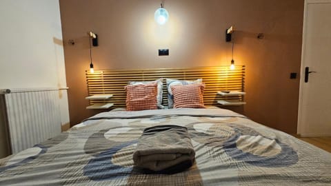 Maison des voyageurs Cerise - PARIS ORLY Bed and Breakfast in Île-de-France