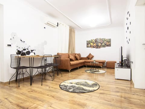 Living room, Seating area, Dining area, air conditioner