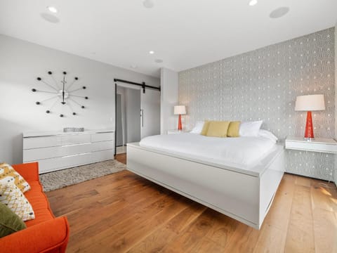 Luxury Coastal Home - Pool, Spa, AC, & Ocean Views House in Solana Beach