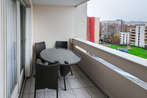 View (from property/room), Balcony/Terrace, Dining area