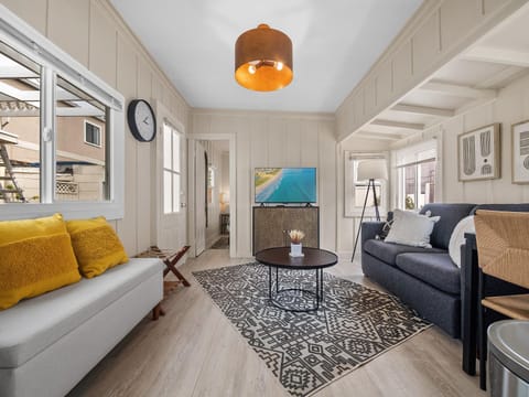 Sunset Cliffs Oceanfront Casita w Fast Wifi, Large Outdoor Space & Ocean Breeze! House in Ocean Beach