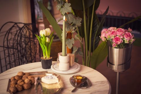 Property building, Restaurant/places to eat, Coffee/tea facilities, Breakfast, Dinner, Dinner, internet, internet