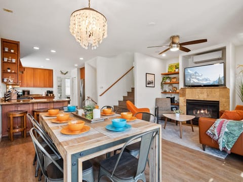 Stunning Beach House- Rooftop Patio & Ocean Views House in Mission Beach