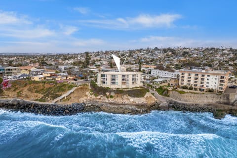 Sunset Cliffs Lookout - Ocean Front Luxury Condo House in Ocean Beach