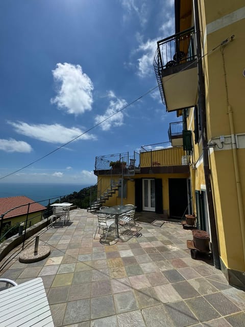 Property building, Balcony/Terrace, Sea view