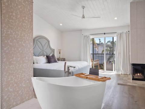 Windansea Beach Luxury - Spa, AC, Walk2Beach, Garage & fast WiFi House in La Jolla