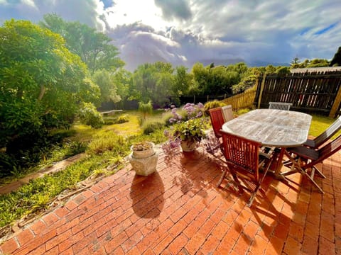 Patio, Natural landscape, BBQ facilities, Garden, View (from property/room), Balcony/Terrace