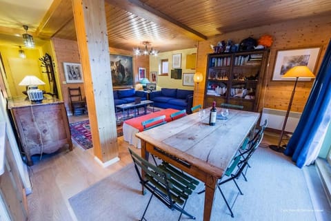 Seating area, Dining area
