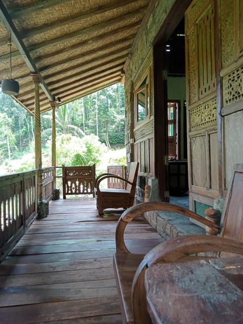 Patio, Day, View (from property/room), Balcony/Terrace, Living room, Seating area, Garden view