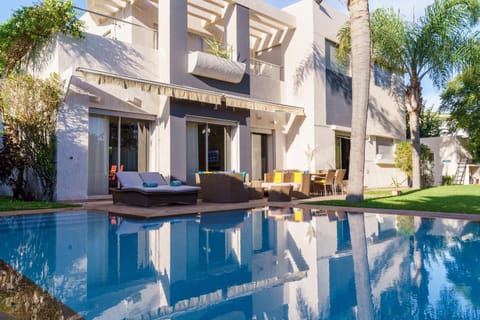Garden, Swimming pool, sunbed